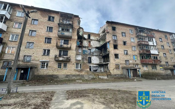 Підрядника підозрюють у заволодінні коштами на відновлення пошкодженої обстрілами багатоповерхівки біля Києва