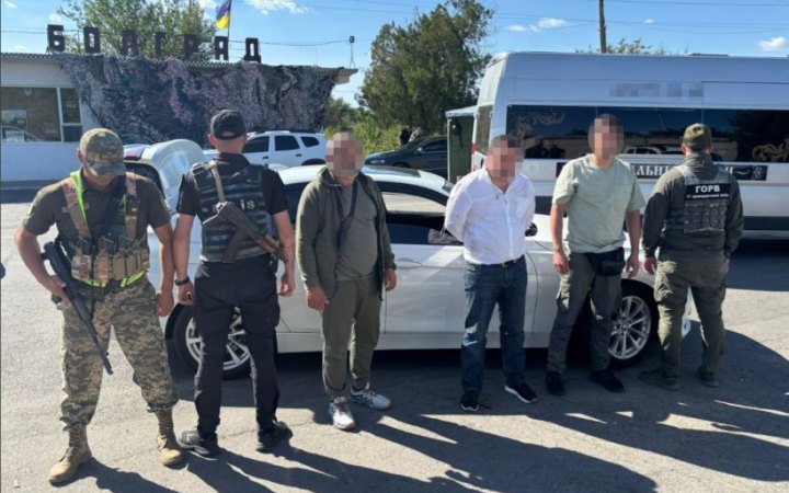 На кордоні із Молдовою зупинили фальшивого "прокурора", який віз "липових" понятих 