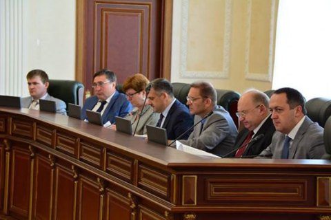 Депутаты попросили КС пояснить процедуру переизбрания членов ВСП