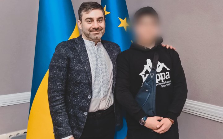 В Україну повернули 16-річного хлопця, якого окупанти вивезли до Росії