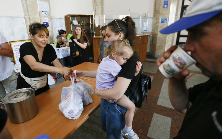 Переселенці можуть переадресувати свої соцвиплати у будь-який регіон України, - Мінреінтеграції