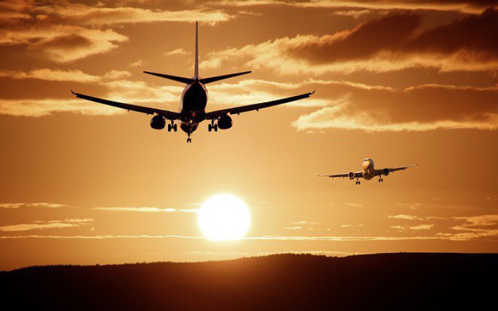 Україна починає офіційні переговори щодо відновлення авіасполучення