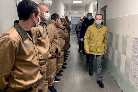 Министр юстиции, Омбудсмен и депутаты проверили Божковскую колонию, где находятся заключенные Бердянской "Зоны-77"