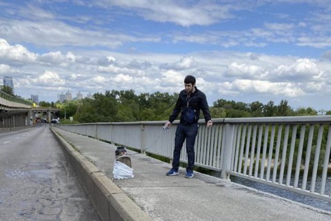 В Киеве суд арестовал "минера" моста Метро с возможностью залога 
