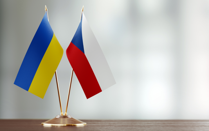 Чехія виділила кошти для навчання українських пілотів