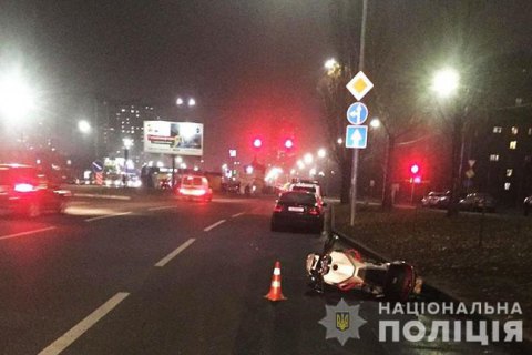 ​В Киеве мотоциклист насмерть сбил 81-летнего пенсионера, переходившего шестиполосную дорогу в неположенном месте