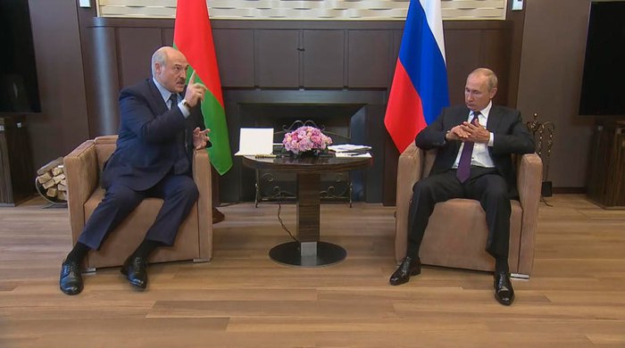 Александр Лукашенко и Владимир Путин во время встречи в Сочи, 14 сентября 2020 года.