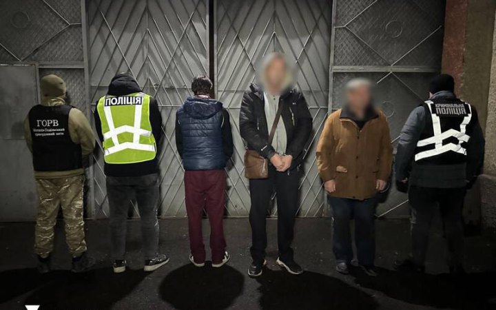 Прикордонники викрили таксиста, який організував “спецтрансфер” для ухилянтів