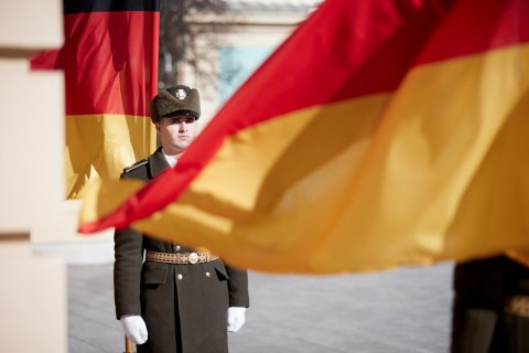 Німеччина відправила Україні протипожежне обладнання
