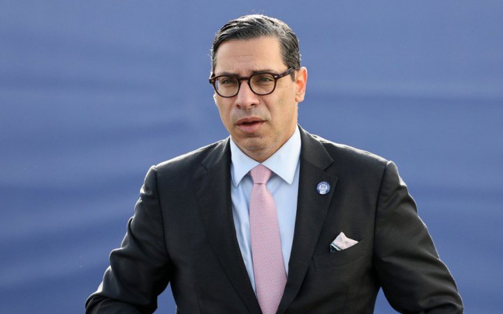 Дві країни звернулись до Кіпру за допомогою у евауації своїх громадян з Близького Сходу