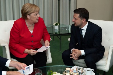 Представитель Меркель о разговоре Трампа с Зеленским: отношение Берлина к Киеву не изменится