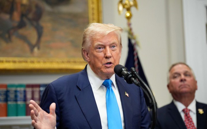 Трамп вимагає від країн НАТО не купувати російську нафту і лише тоді обіцяє ввести санкції проти РФ