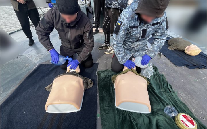 Фонд Сергія Притули вперше провів курс тактичної медицини на борту корабля ВМС України