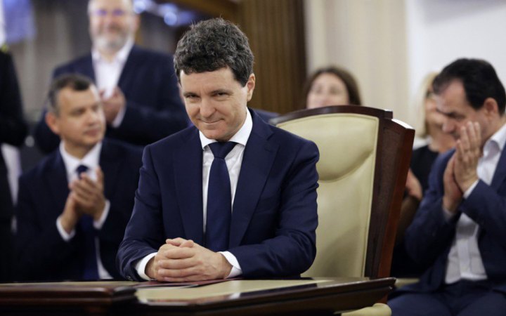 Президент Румунії планує відвідати Київ восени