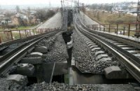 В Запорожской области взорвали железнодорожный мост