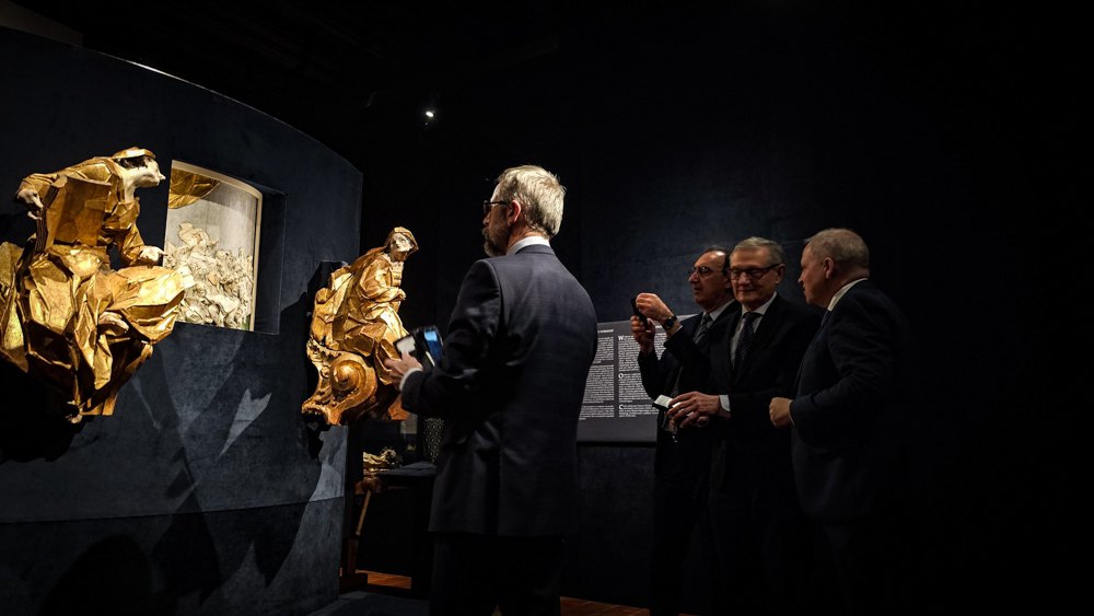 Виставка скульптур Івана Георгія Пінзеля (збірка ЛНГМ) у Королівському замку на Вавелі (Краків, Польща)