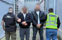 На Прикарпатті викрили канал переправлення нелегалів з України: у сховках автобусів