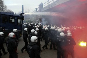 Беспорядки в Гамбурге: пострадали 82 полицейских