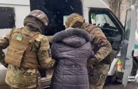Поліцейські показали відео евакуації людей з Авдіївки