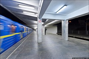 В киевском метро установили турникеты для льготников