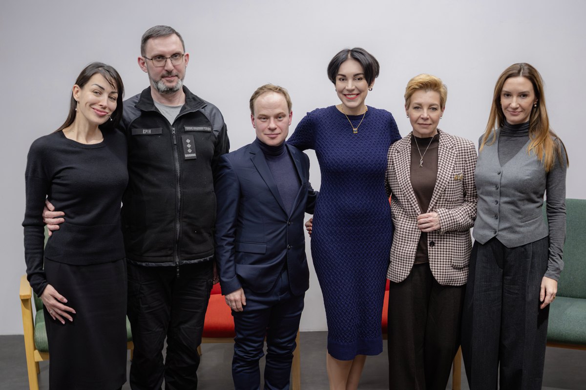 Спікери та модераторка після розмови