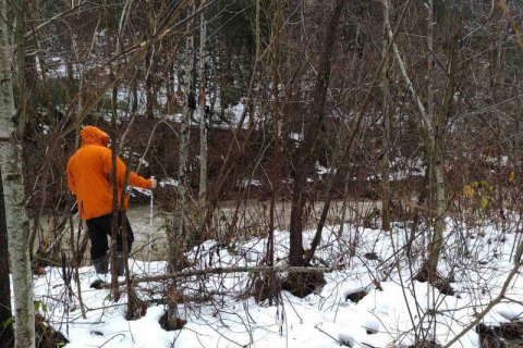 На Закарпатье в результате паводка погиб подросток, его нашли в 10 км от места падения в реку