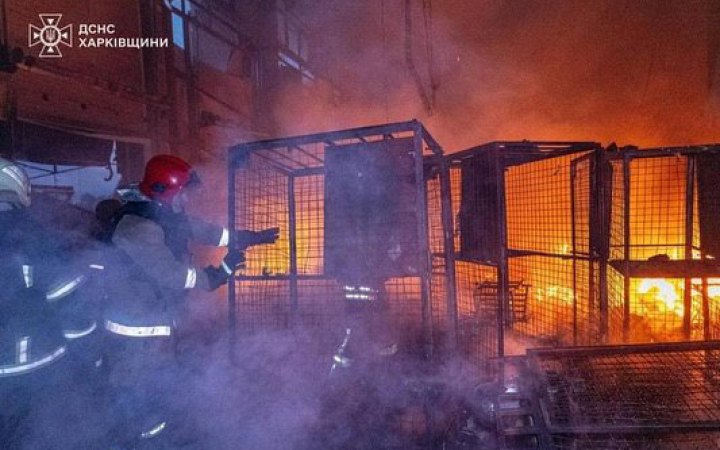 Внаслідок чергової атаки росіян по Харкову згоріла палета з книгами видавництва “Крокус”