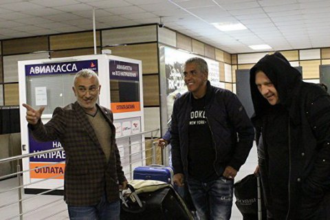 Звезда фильма "Такси" Насери и певец Бурави прилетели в аннексированный Крым