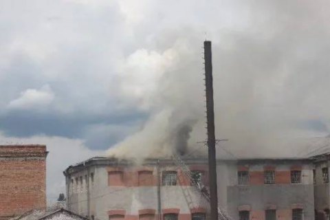  Из-за пожара из Винницкой колонии эвакуировали 100 человек
