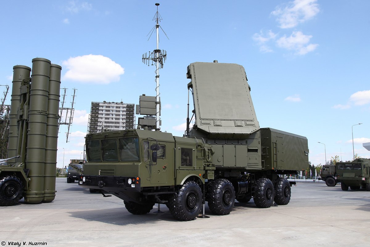 Радар 92Н6А на російському ракетному комплексі С-400.