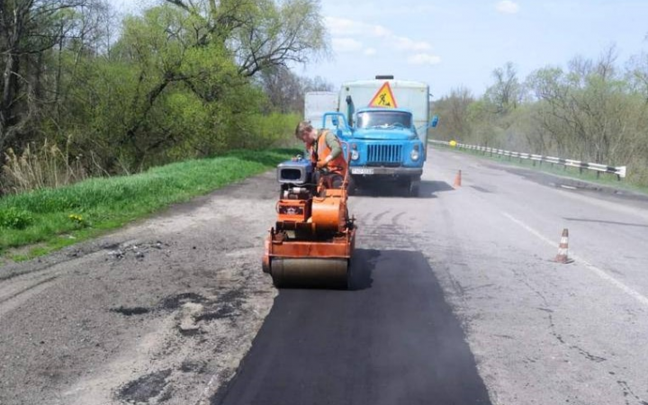 На Харківщині вже очистили 100 км доріг державного значення, – Тимошенко 