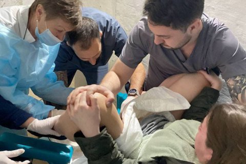 Пологи в бомбосховищі. Історія лікаря-акушера Кирила Венцковського