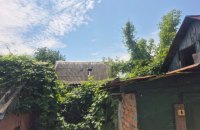 Росіяни вдарили по Слатиному на Харківщині, пошкоджені будинки