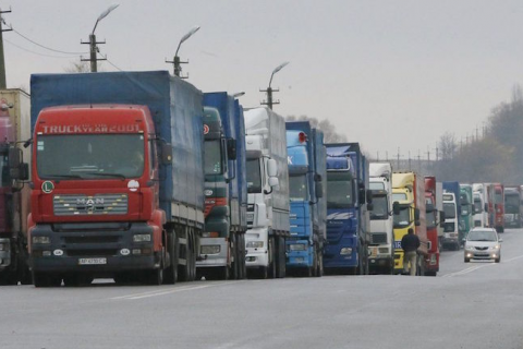 Бездозвільний проїзд для гуманітарних вантажів в Україну запровадили вже 14 країн