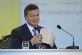 Янукович ратует за обновленную Конституцию