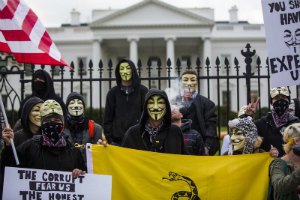 Активисты Anonymous провели демонстрацию у Белого дома