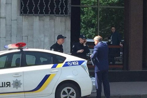 Полицейские оштрафовали министра Насалика за неправильную парковку