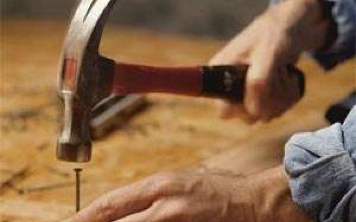 В Росії вдарили молотком по голові керівника оборонного заводу "Курганприбор"