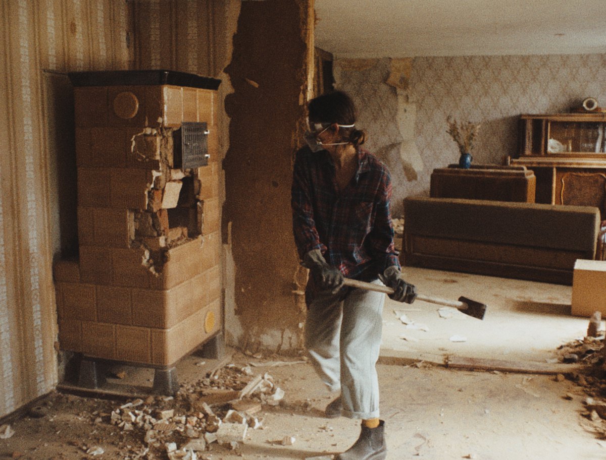 Кадр зі стрічки «Звук падіння».