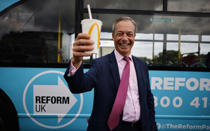 Британський праворадикальний політик Найджел Фарадж підтримав збиття російських літаків у повітряному просторі країн НАТО