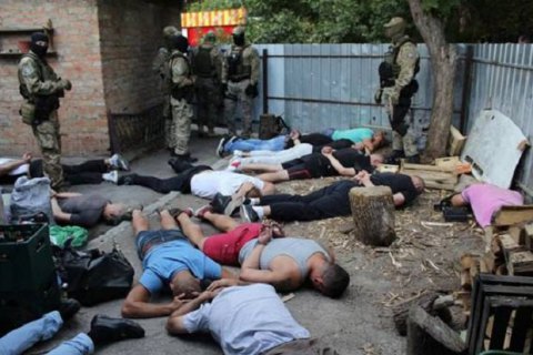 В Кропивницком задержали 27 вооруженных участников криминальной "сходки"