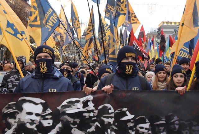 13 тысяч националистов провели "Марш УПА" в центре Киева 27