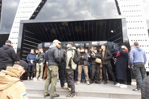 Во Львове после протеста активистов отменили концерт Сергея Бабкина