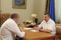 Могилев отчитался Януковичу о состоянии крымских пляжей 