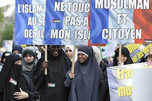 Неуклюжие дебаты о светском государстве и исламе
