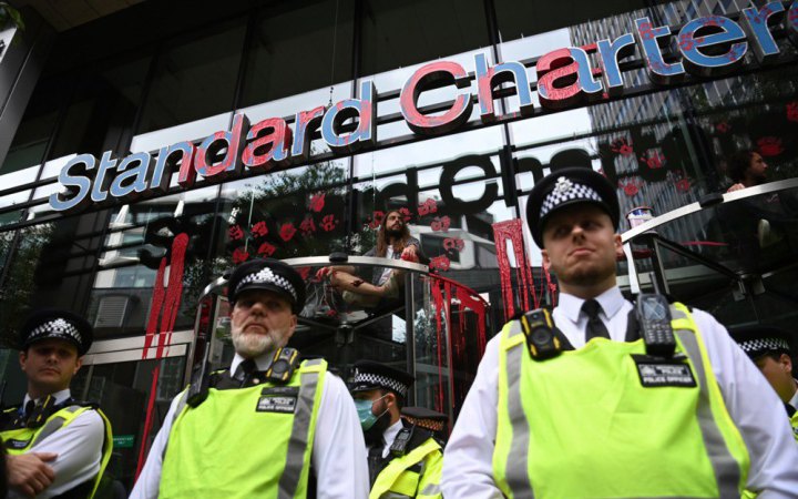 Британський банк звинувачують у сприянні фінансуванню тероризму