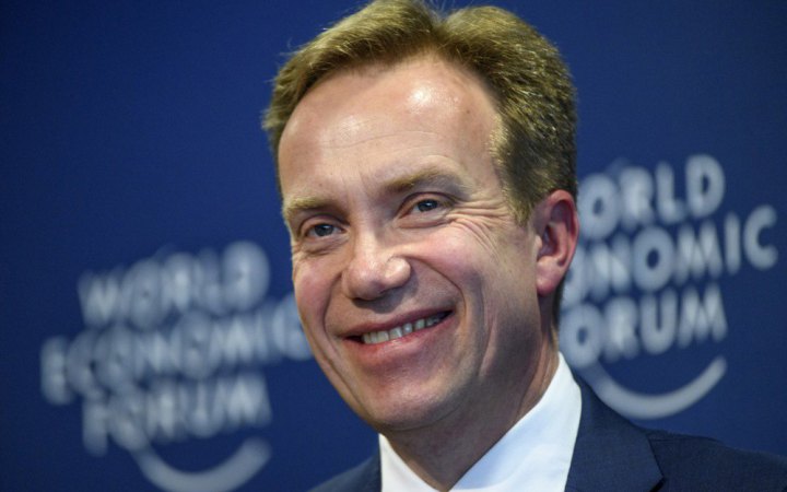 Всесвітній економічний форум розслідує контакти свого керівника з Епштейном 