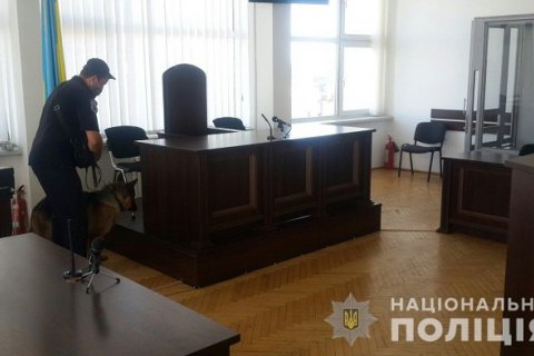 У Львові через повідомлення про замінування евакуювали три суди