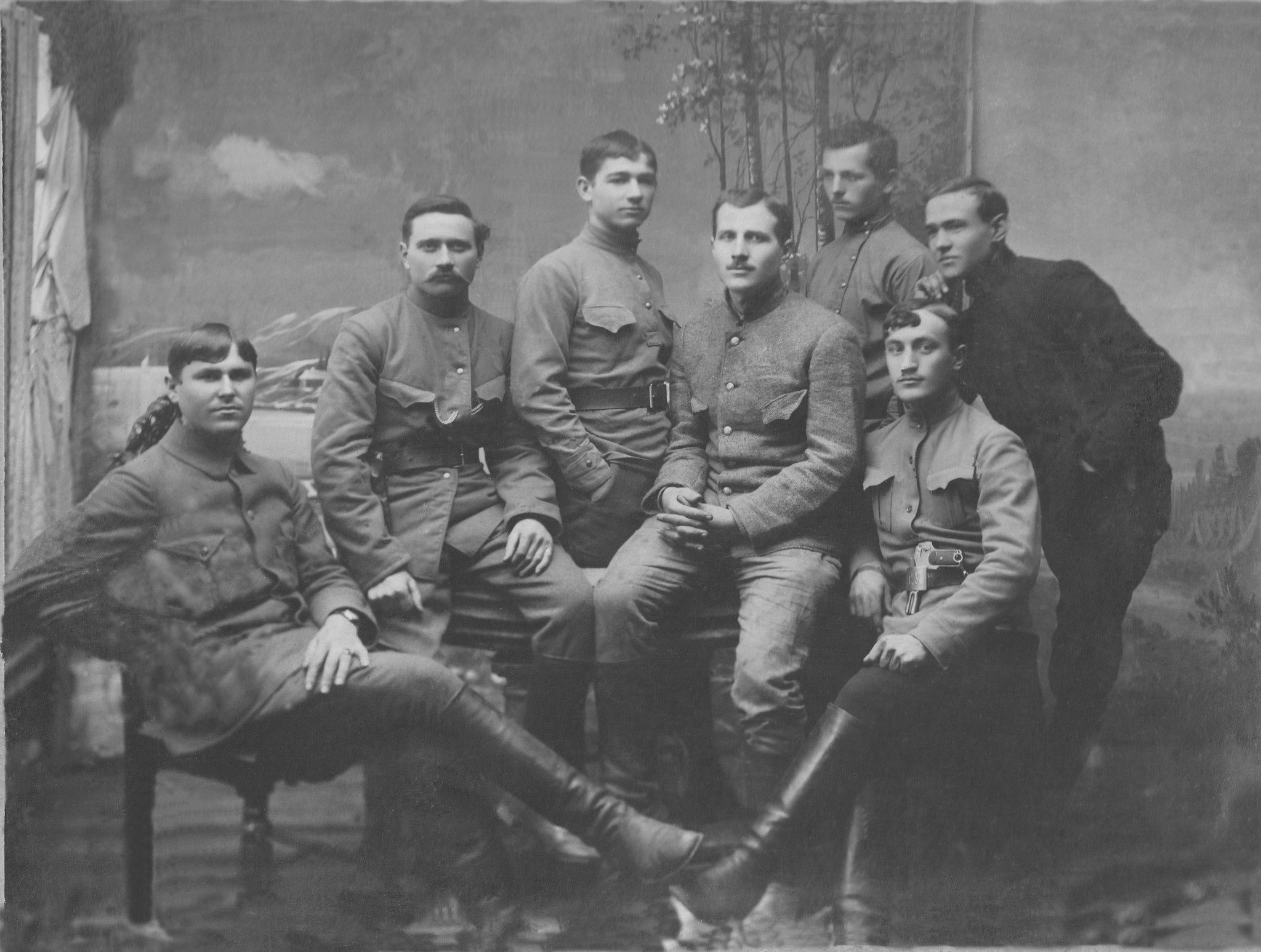 Керівники Медвинського повстання (четвертий праворуч отаман Хома (Лебідь)&nbsp;Сидоренко