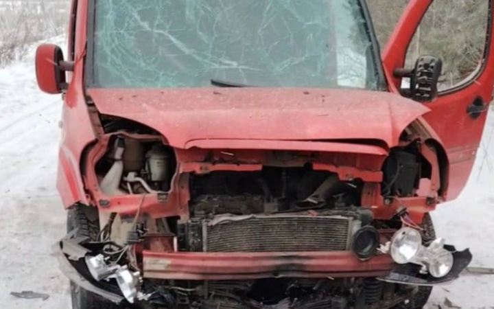 На Сумщині росіяни дроном поранили двох чоловіків